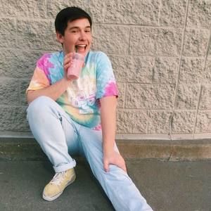 Meet your Posher, Elliott